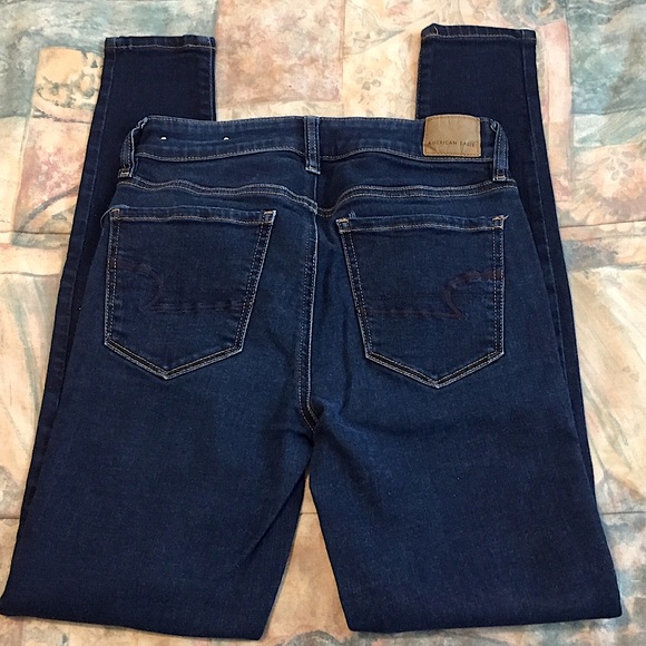 Like New American Eagle Dark Wash Hi-Rise Super Stretch Jegging (2R) - Picture 5 of 8